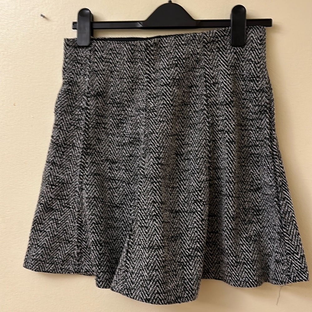 Loft skirt size small